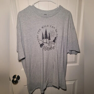 Graphic tee size XL 90% cotton 10% polyester